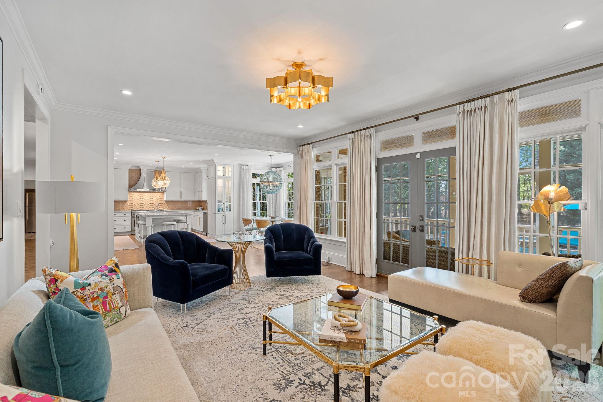 The Peninsula - Residential