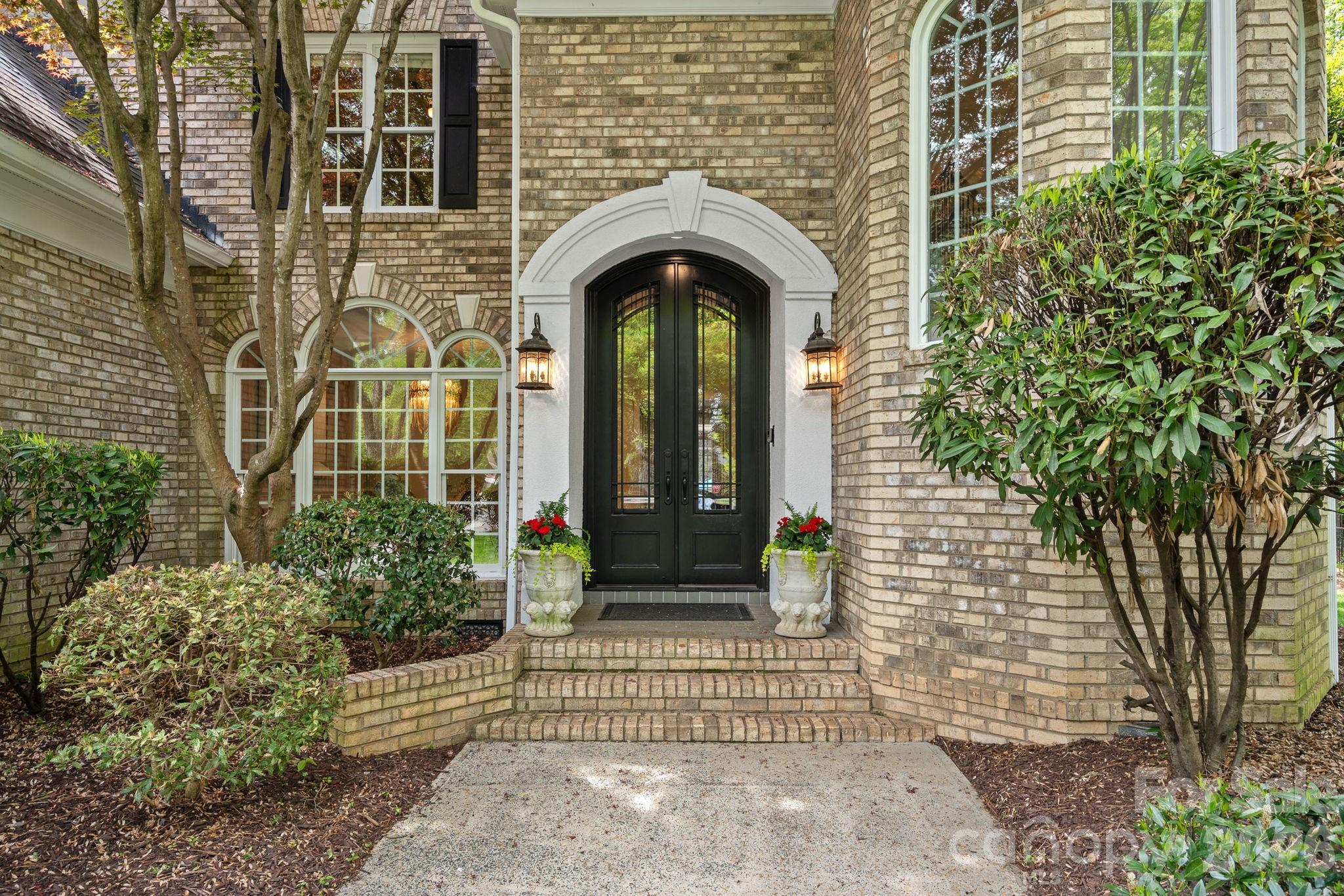 The Peninsula - Residential