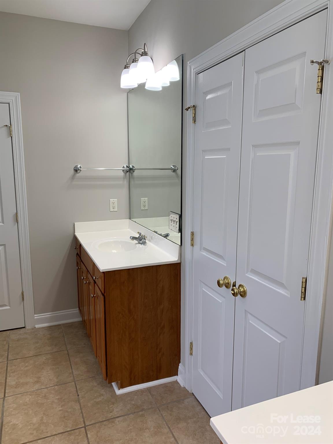 The Oaks On Providence - Residential Lease