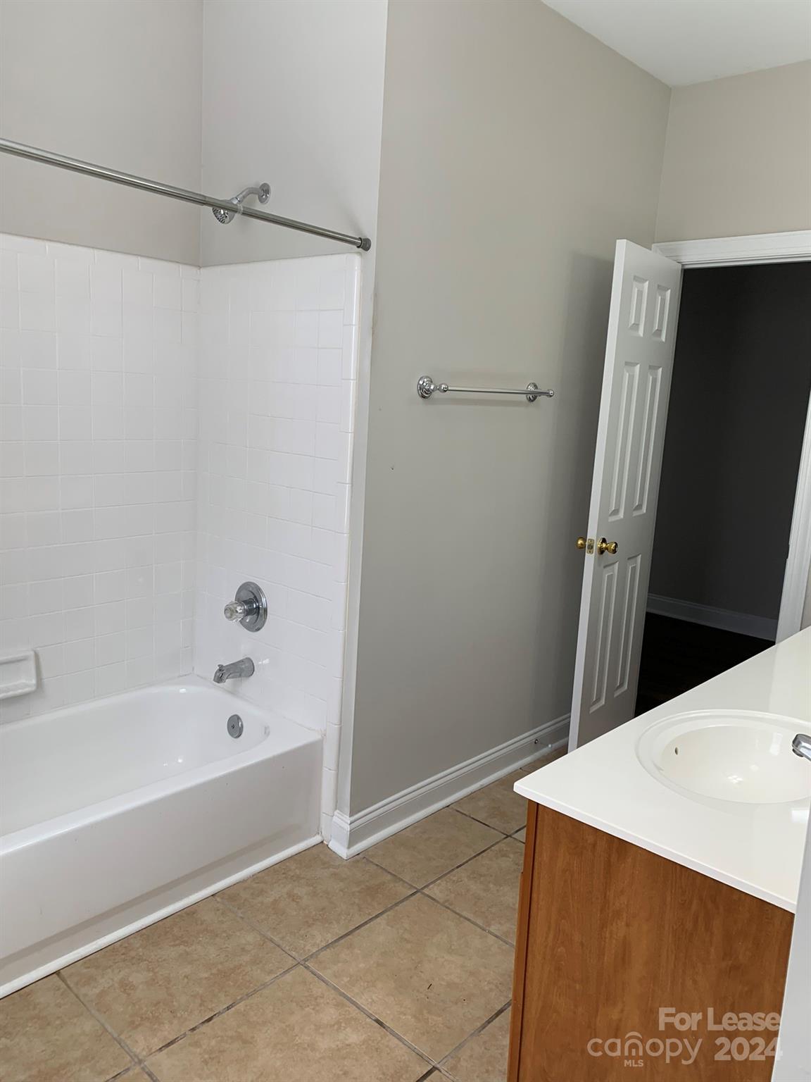 The Oaks On Providence - Residential Lease