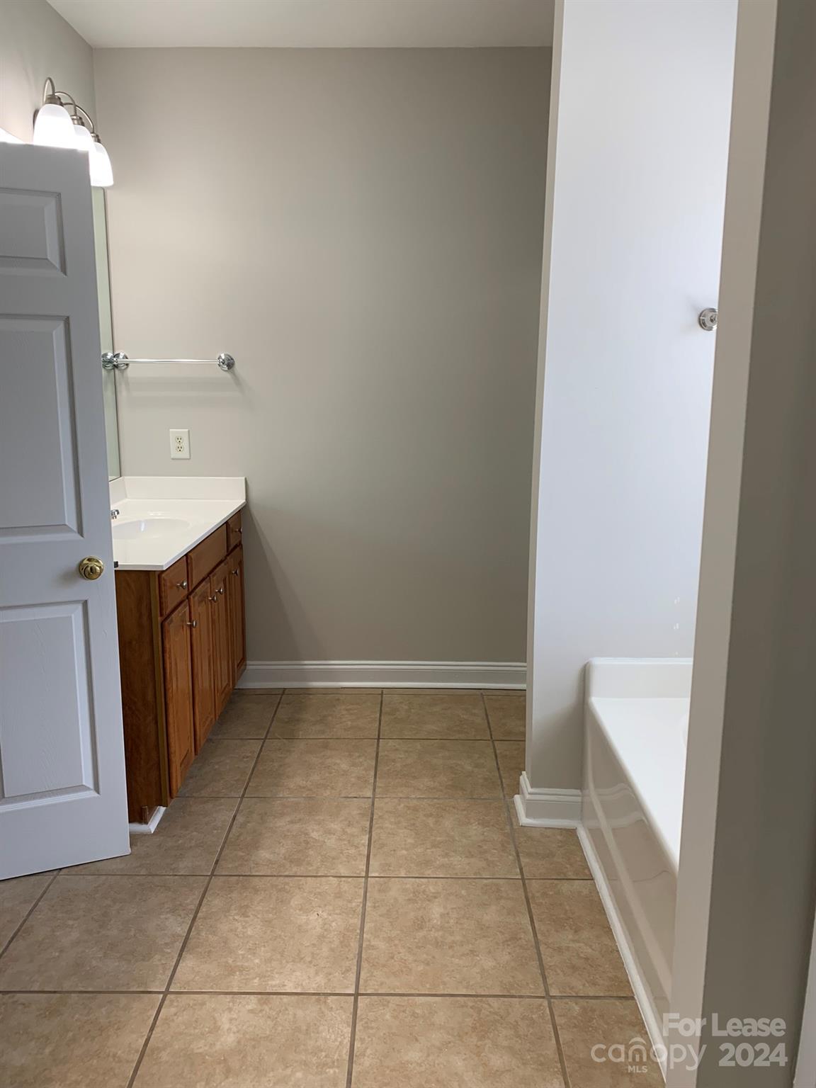 The Oaks On Providence - Residential Lease