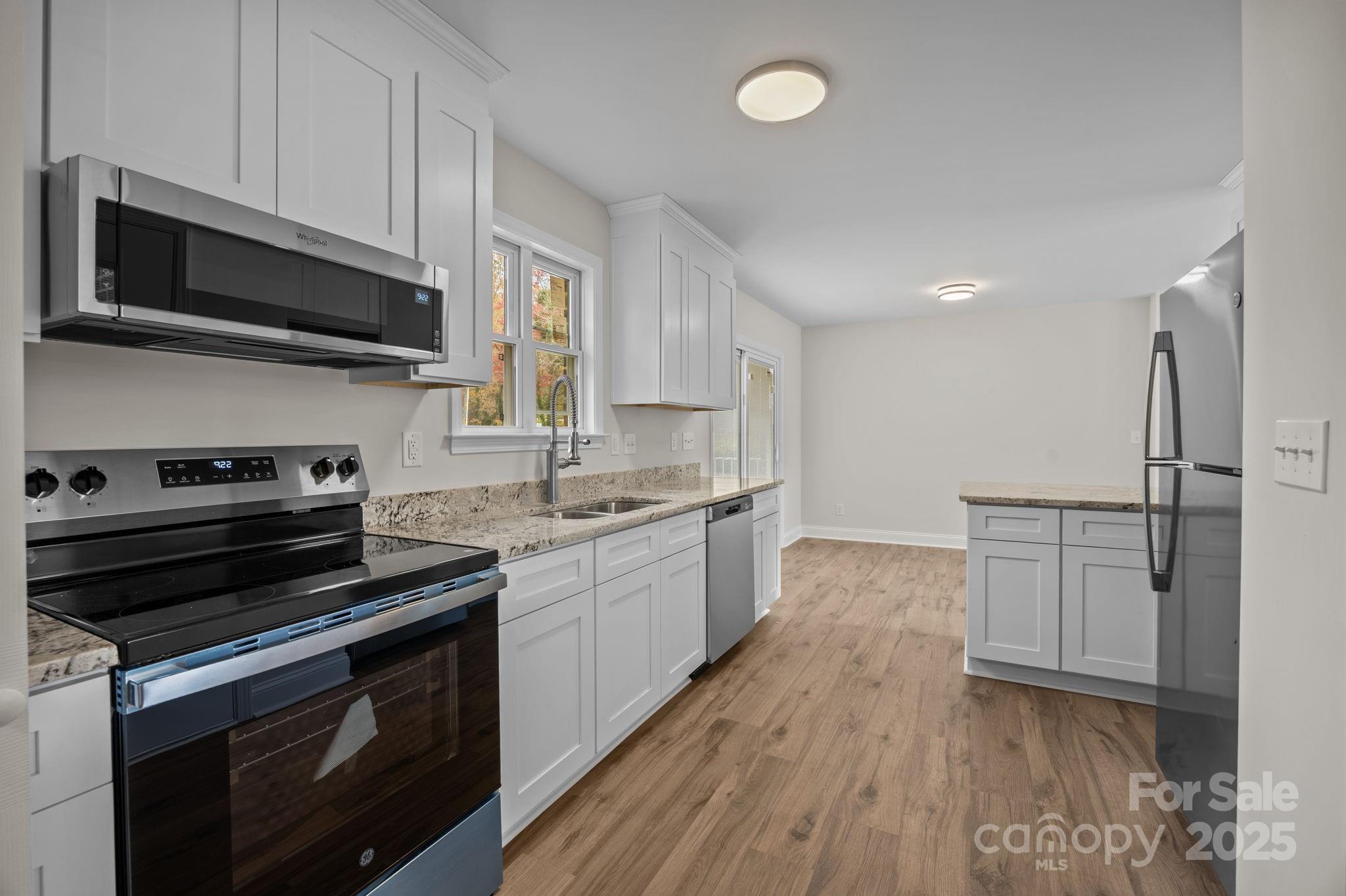 1280 N Shaver Street