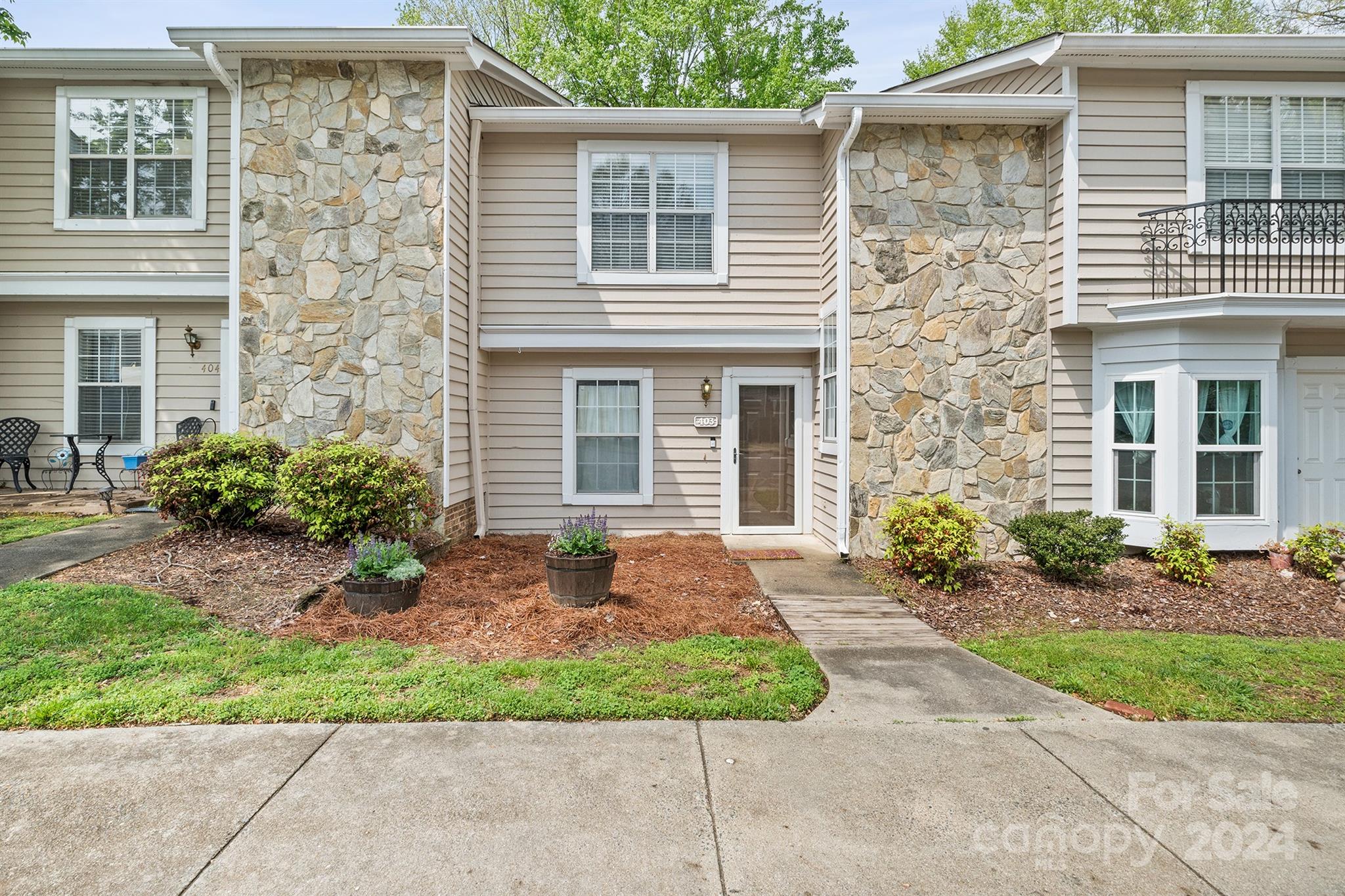 Manor Lake - Residential