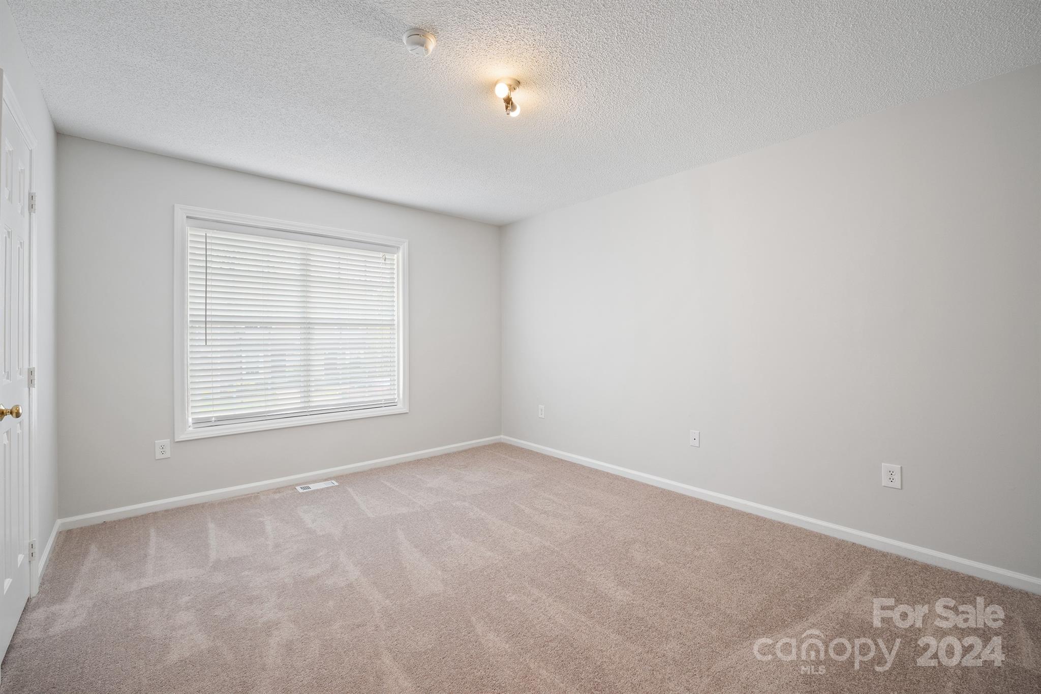 Manor Lake - Residential