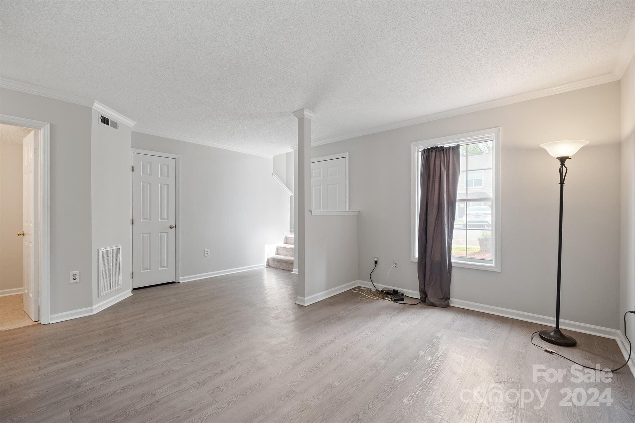 Manor Lake - Residential