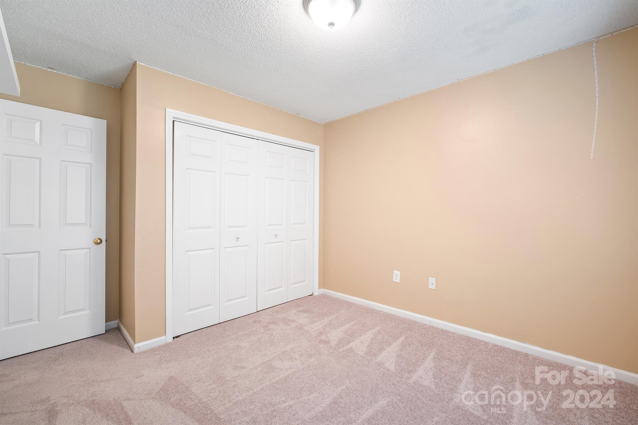 Manor Lake - Residential