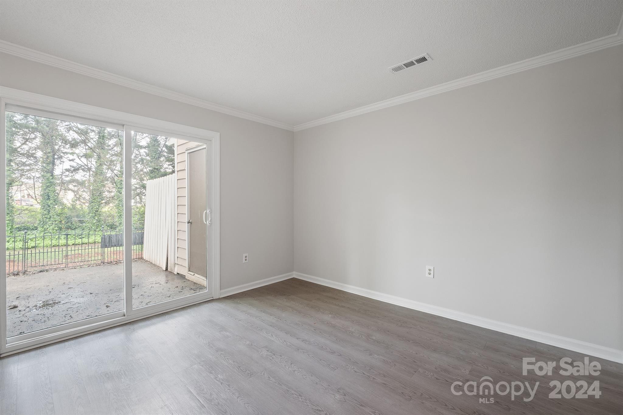 Manor Lake - Residential