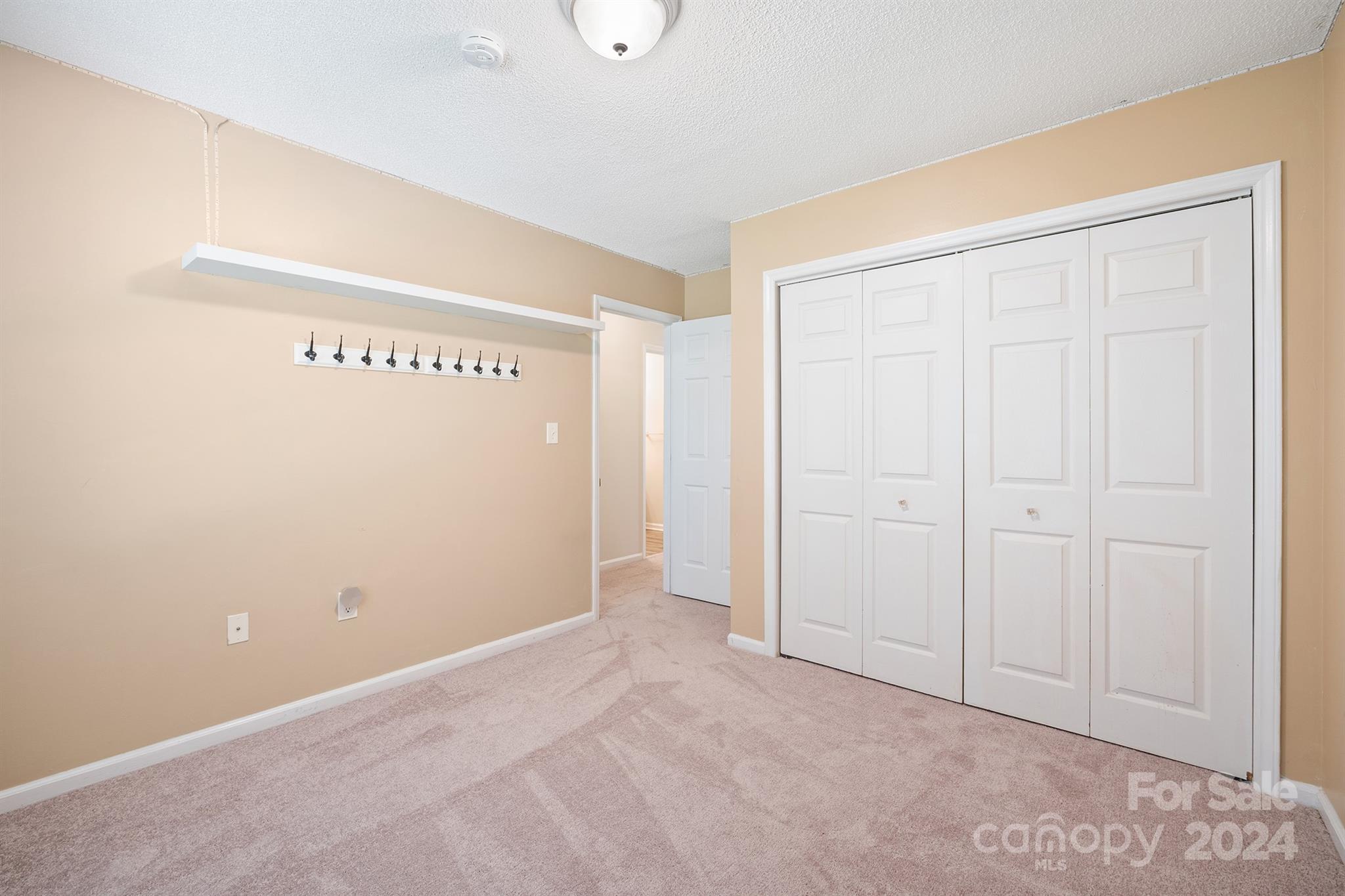 Manor Lake - Residential