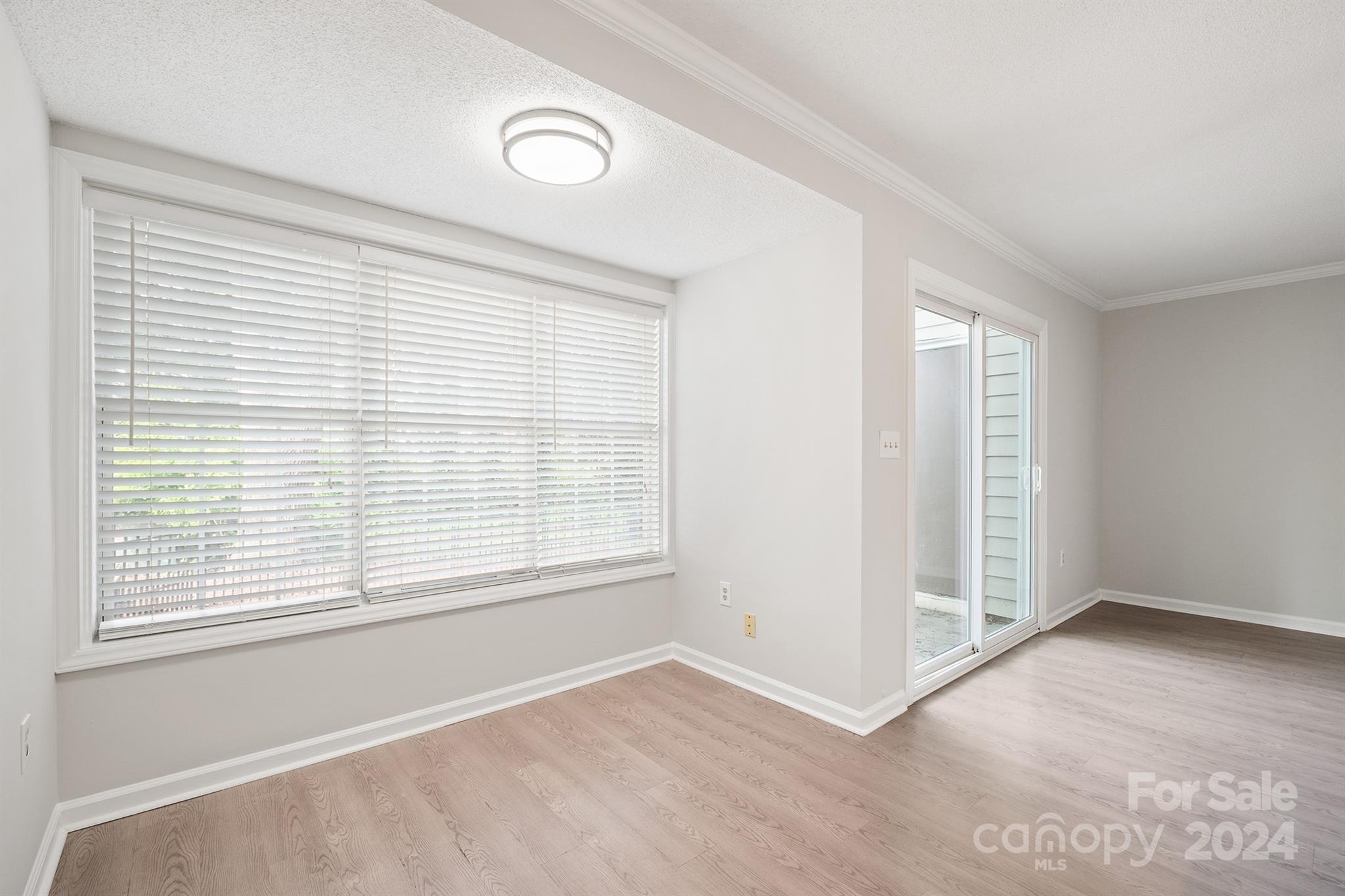 Manor Lake - Residential