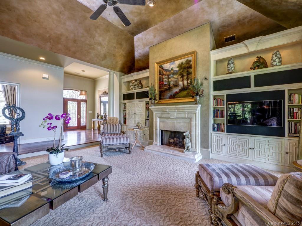 The Peninsula - Residential