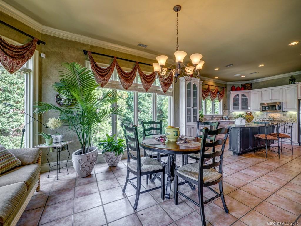 The Peninsula - Residential