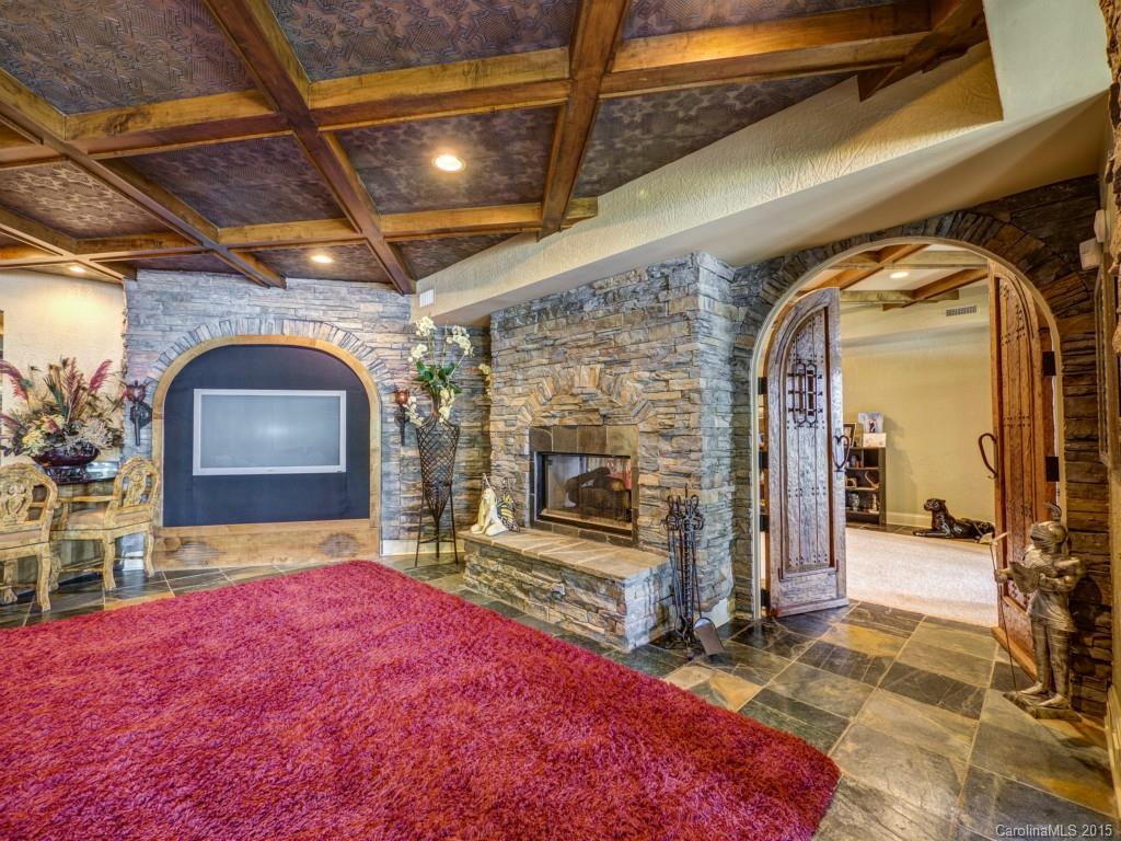 The Peninsula - Residential