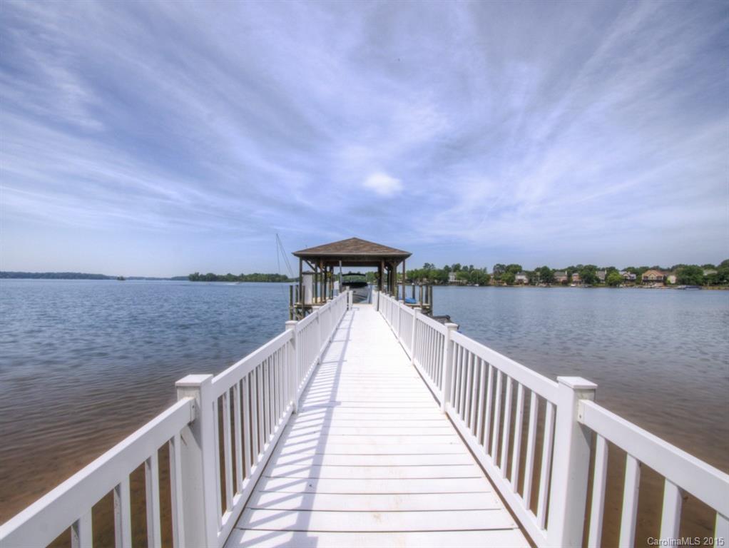 The Peninsula - Residential