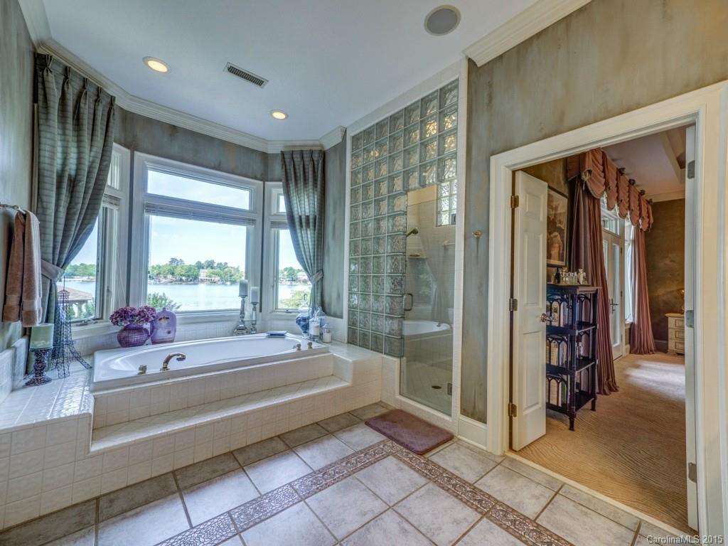 The Peninsula - Residential