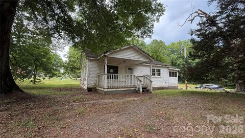 Photo of 255 Washington Street, Forest City, NC 28043 (MLS # 4385695)