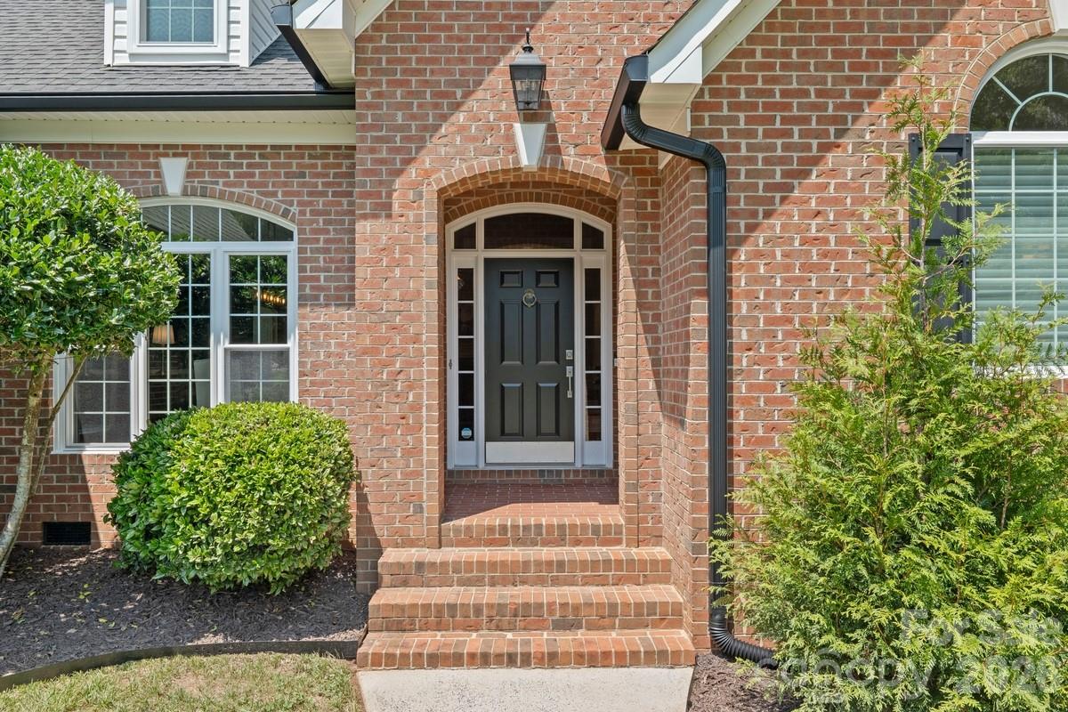 305 Forbes Court