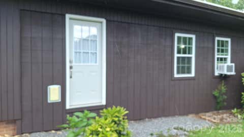 Photo of 126 21st Avenue NW, Hickory, NC 28601 (MLS # 4417447)