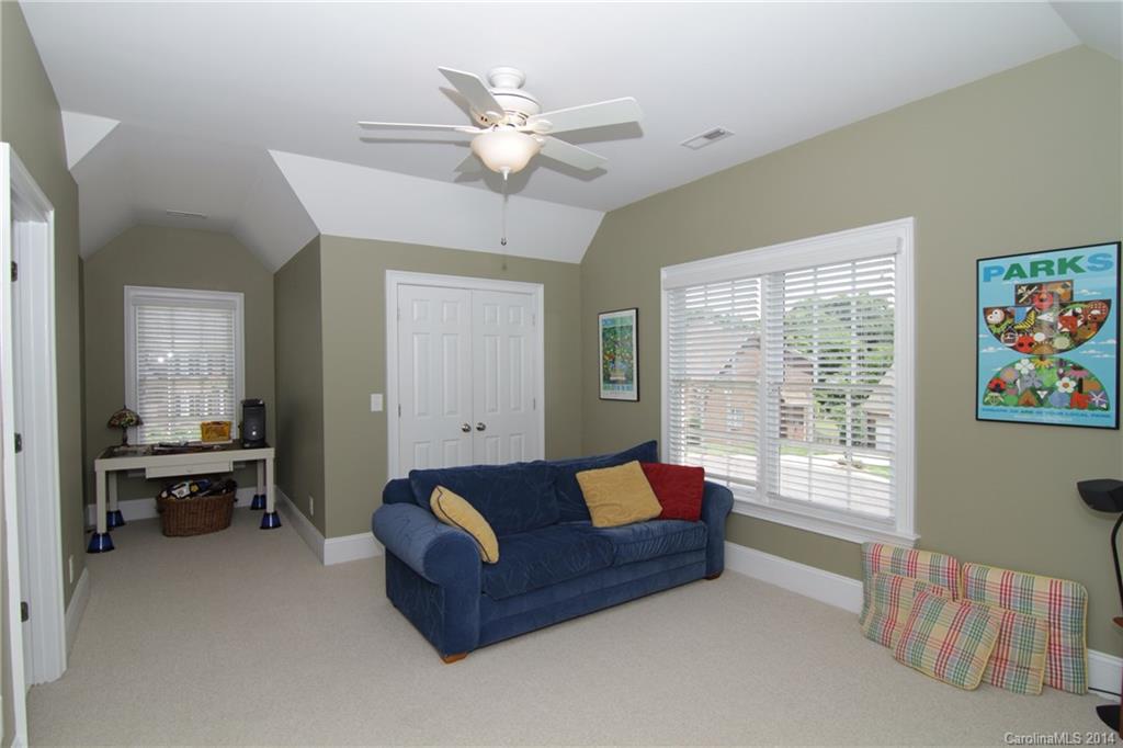 Thornton Oaks - Residential