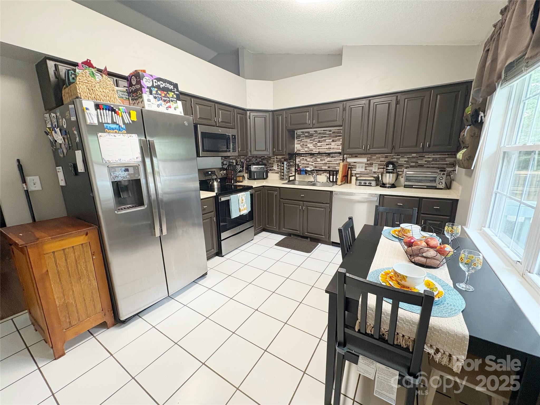 1515 Cambridge Heights Place NW