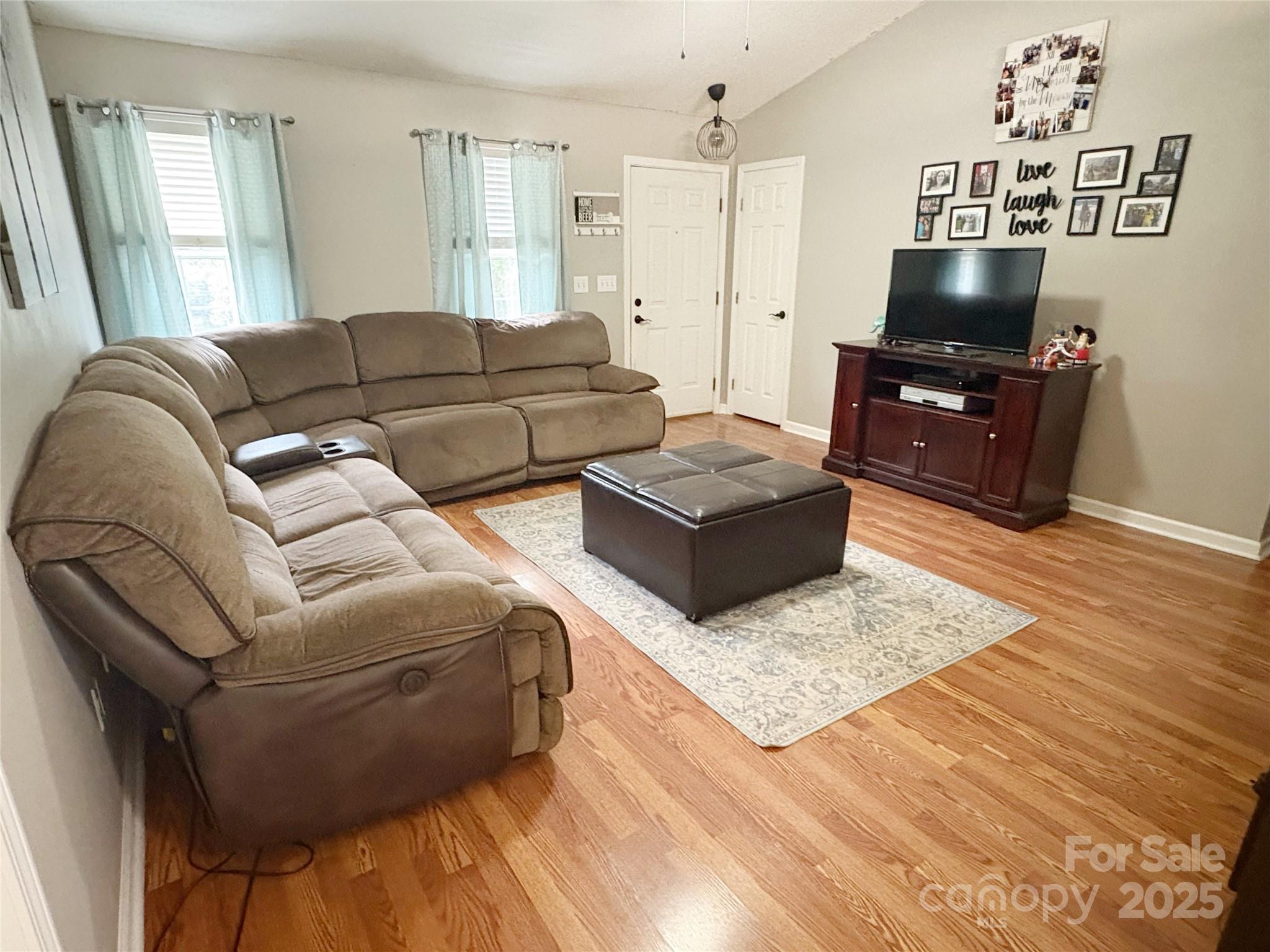 1515 Cambridge Heights Place NW