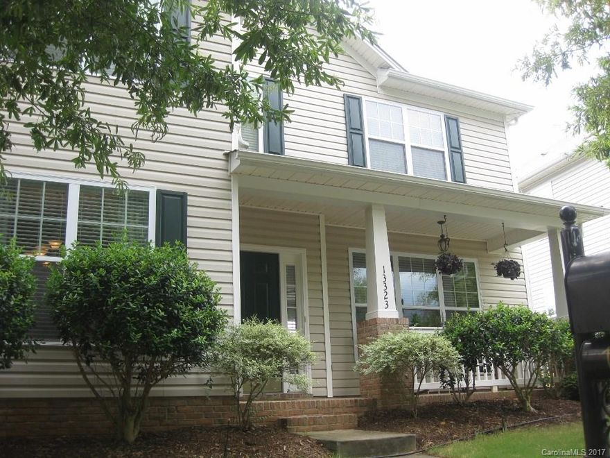 Spacious 3BD/2.5 BA Home located right in the heart of Huntersville! This home as a two car garage, fenced in back yard and is convenient to all amenities. Located in the highly desirable Carrington Ridge neighborhood!! This community also has a Olympic sized pool for those hot summer days as well as a playground for children!