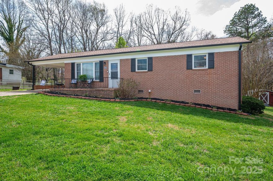 Location Location Location! Check out this 3BR 1BA Brick Ranch in a central Mountain View Location! Minutes from Hwy 321 and I-40 make for an easy commute! Shopping and Dining in Downtown Hickory also just minutes away! Inside features recent cosmetic updates with fresh neutral paint, LVP floors in Kitchen, dining area and Bedrooms! Check out those original hardwoods in Living Room! New light fixtures, new crown and baseboard molding, updated Bathroom vanity and shower surround. New gutters. One Car Carport with utility/laundry room. Storage building out back. This one won’t last!