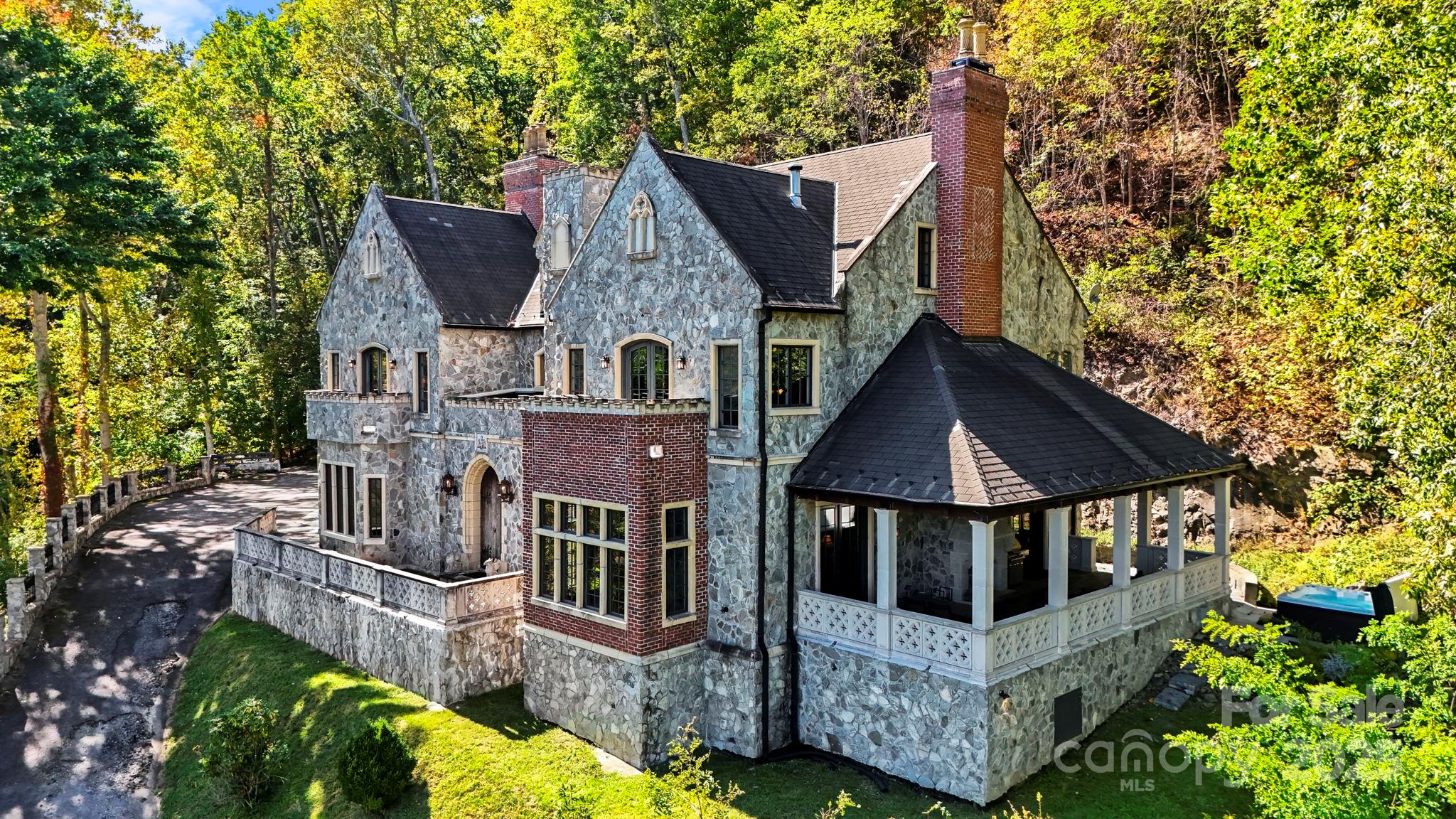 Banner Elk, North Carolina 28604, United States, 6 Bedrooms Bedrooms, ,6 BathroomsBathrooms,Residential,Active,247658