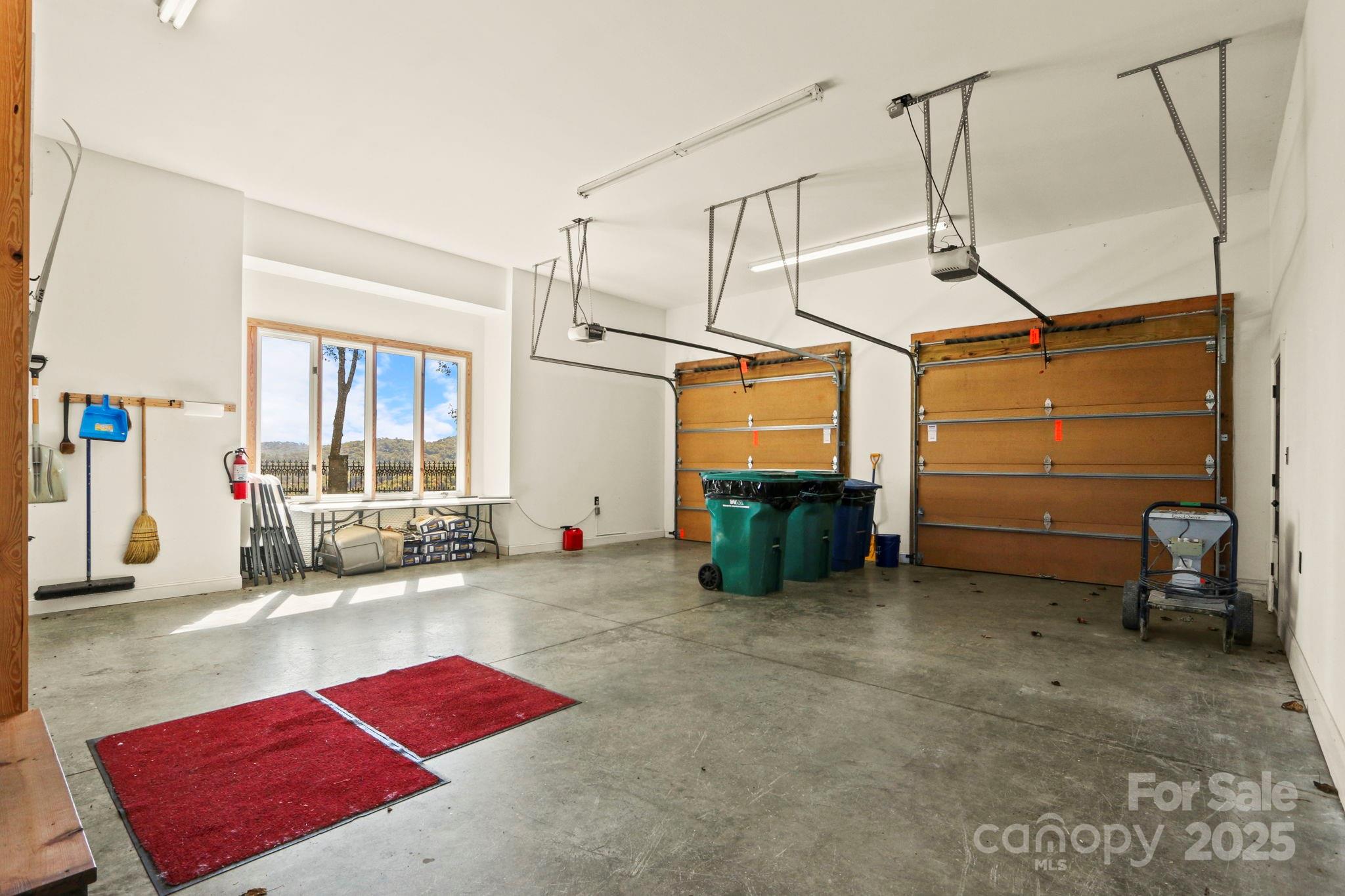 Banner Elk, North Carolina 28604, United States, 6 Bedrooms Bedrooms, ,6 BathroomsBathrooms,Residential,Active,247658