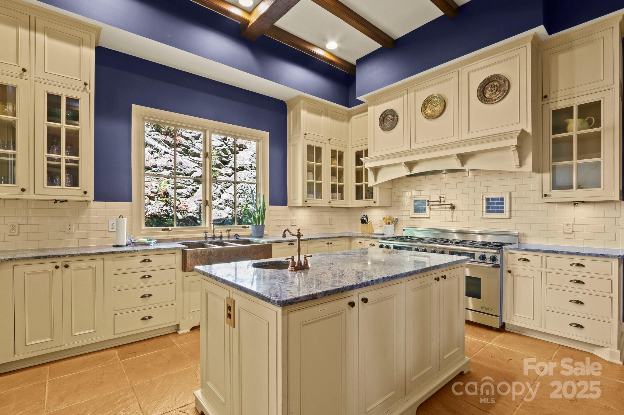 Banner Elk, North Carolina 28604, United States, 6 Bedrooms Bedrooms, ,6 BathroomsBathrooms,Residential,Active,247658