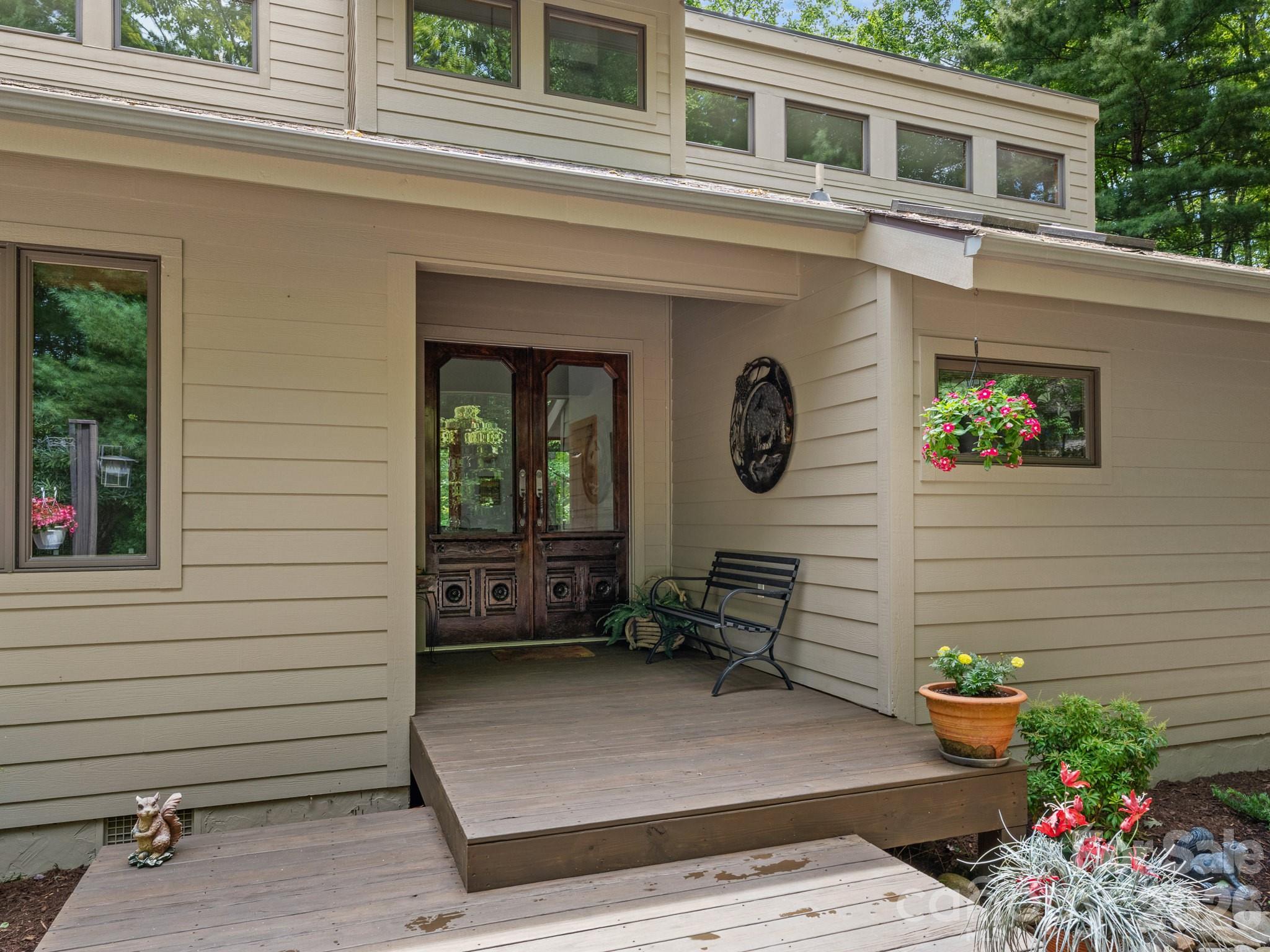 1370 Salola Lane