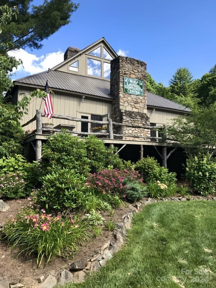 92 Goldenleaf Drive