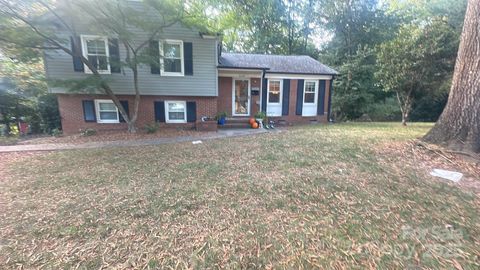 Photo of 6100 Colchester Place, Charlotte, NC 28210 (MLS # 4307921)