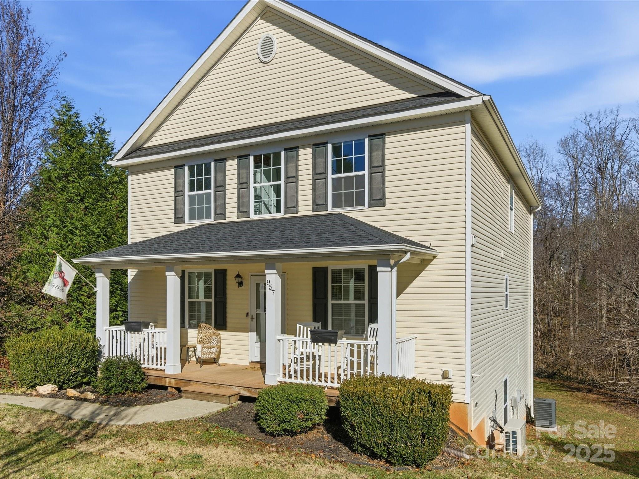 957 Poplar Forest Ridge