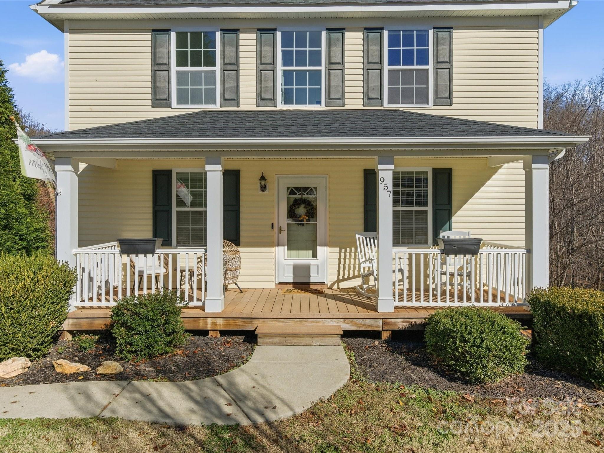 957 Poplar Forest Ridge