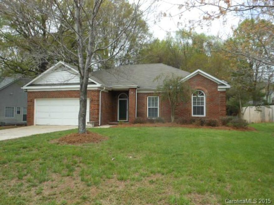 GREAT 3 bedroom / 2 bath home with split floor plan.  Spacious, fully equipped kitchen with pantry and breakfast area.  Large family room with ceiling fan and wood burning fireplace.  Master suite features his & her walk-in closets and a full private bath with dual vanities, garden tub, and separate shower.  There are two additional bedrooms with ample closet space and a full guest bath.  Large fenced in backyard with a deck great for entertaining.  Convenient to I-85, I-77, & Firestone Park.