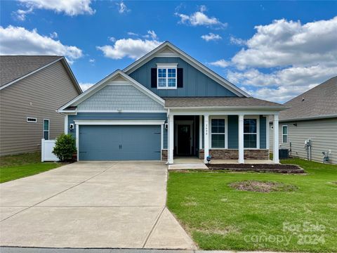 Single Family Residence in Sherrills Ford NC 3690 Norman View Drive.jpg