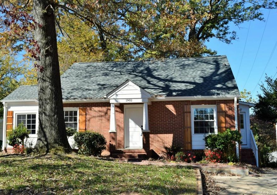 MUST SEE home in Historic Wilmore, just seconds to South End.  Completely remodeled, like-new condition.  Beautiful hardwood floors.  Gourmet kitchen w/ high-end cabinets, s/s appliances, wine refrigerator, & granite countertops.  Spacious master on main - custom walk-in closet & luxurious bath w/ travertine tile, custom tile shower, & double sinks.  Upstairs has a large bonus loft & 3rd bedroom.  Large deck overlooks FENCED backyard.  Near Uptown & great access to I-77.  Move-in ready!