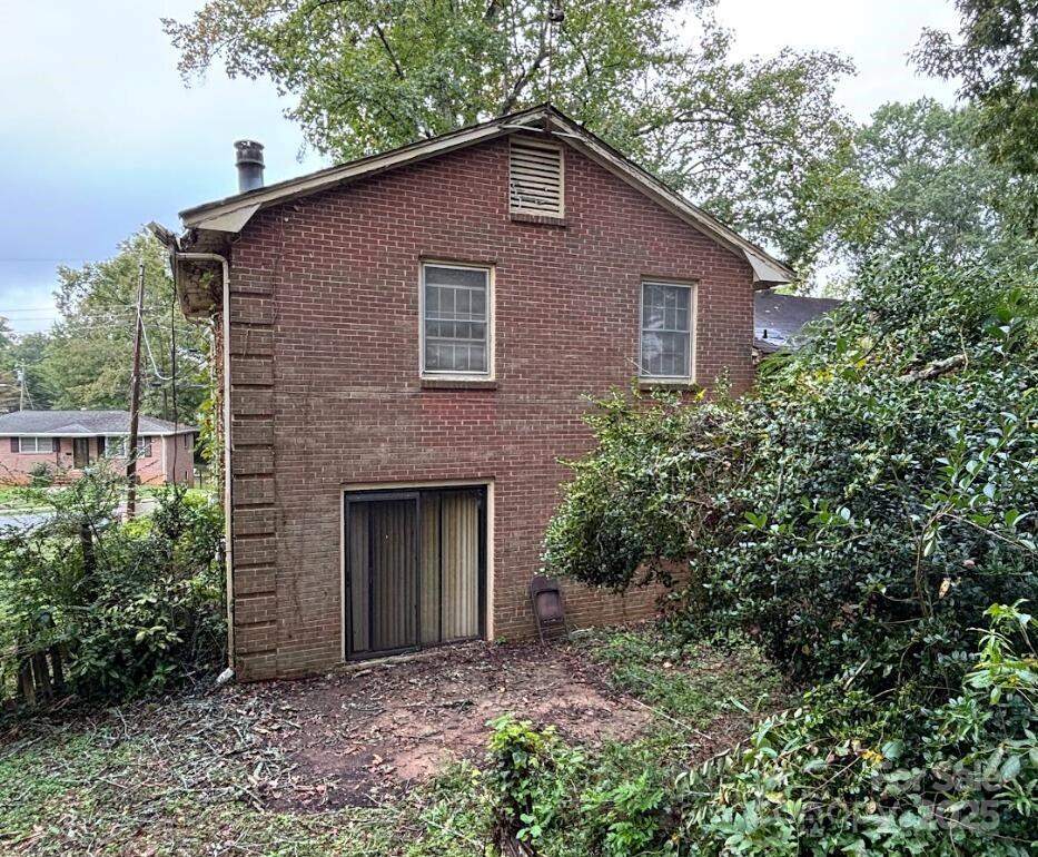 5635 Ruth Drive
