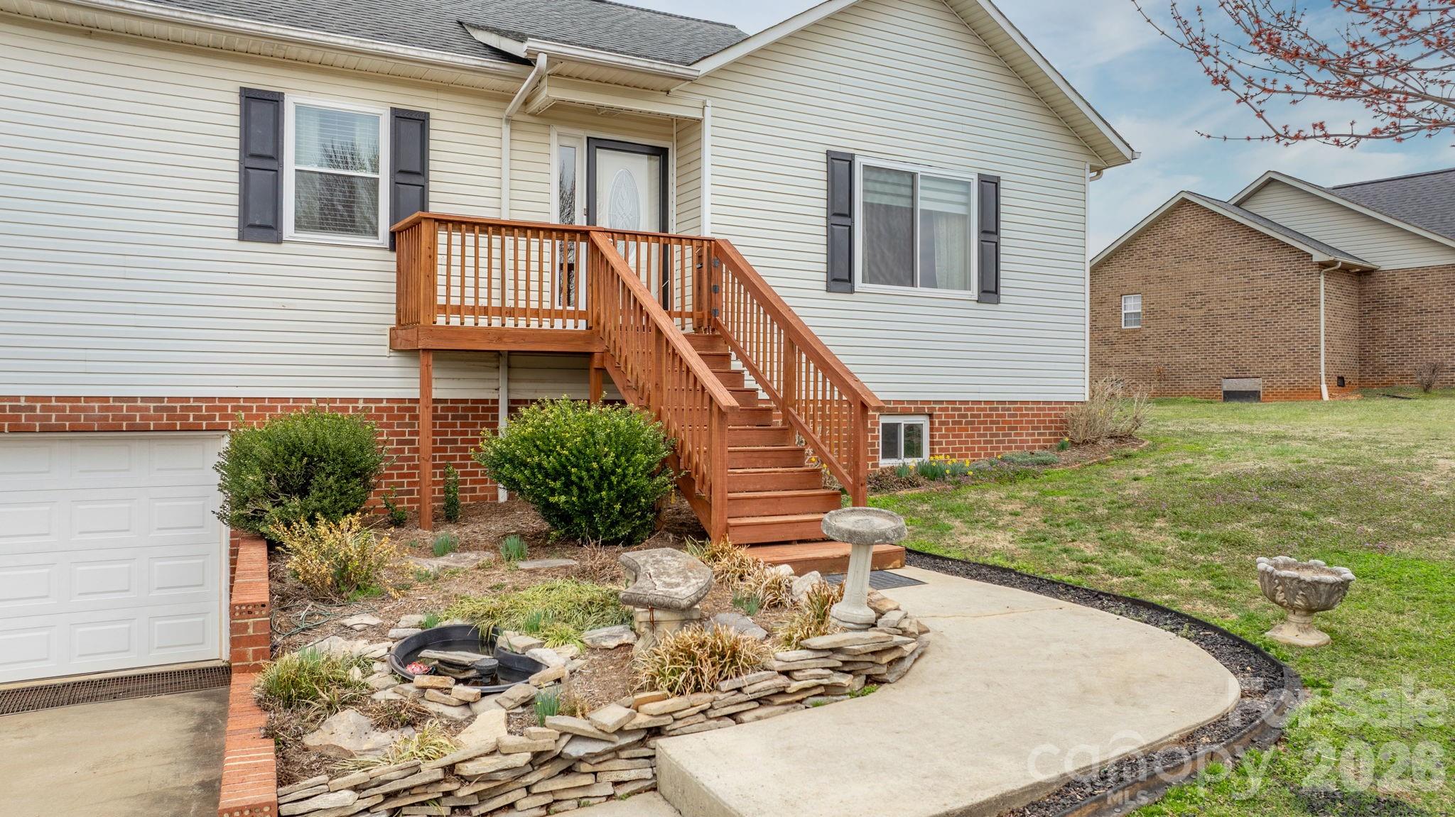 Swinging Bridge - Residential