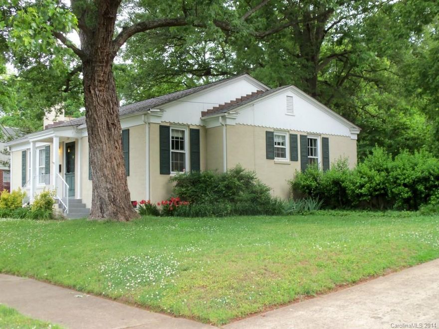 This is an immaculately maintained, very modern, brick home in a historic district of Statesville. The very large screened back porch and the walled back yard give the outside a very private and cozy feeling. The floor plan provides an excellent feel and flow inside. You could move into this one without even a dust cloth in your hand! Walking distance to Mitchell College.