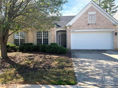 Photo of 8419 Heron Glen Drive, Charlotte, NC 28269 (MLS # 4329004)