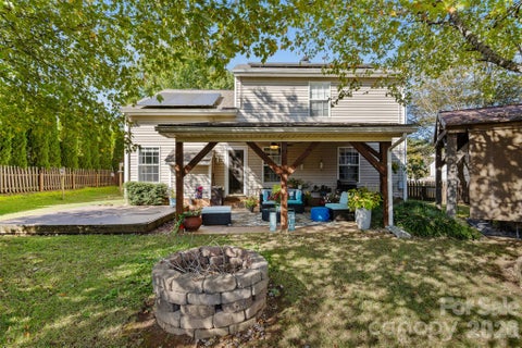 Photo of 1969 8th Street Lane SE, Hickory, NC 28602 (MLS # 4431204)