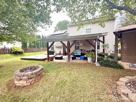 Photo of 1969 8th Street Lane SE, Hickory, NC 28602 (MLS # 4431204)