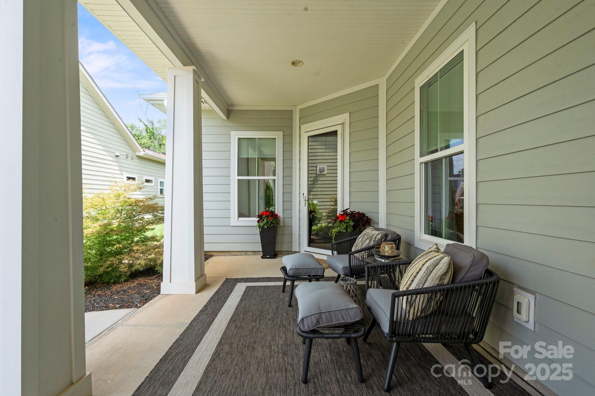 4922 Looking Glass Trail