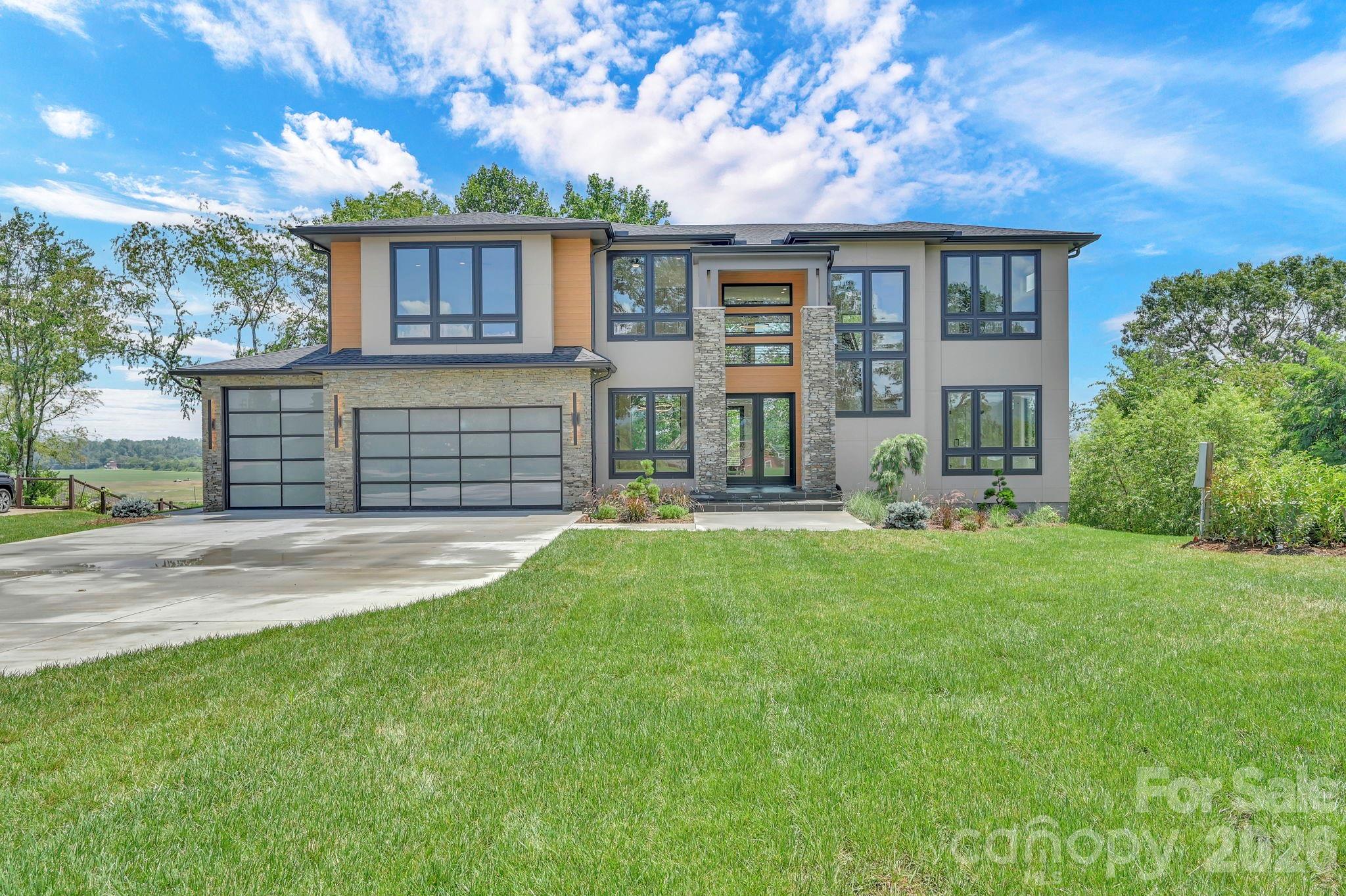 227 Pisgah Ridge Trail, Mills River, NC, 28759