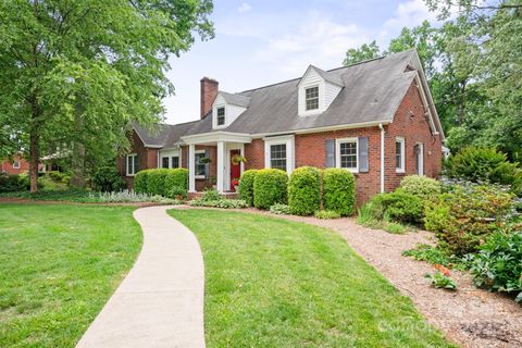 81 21st Avenue NW Hickory NC 28601
