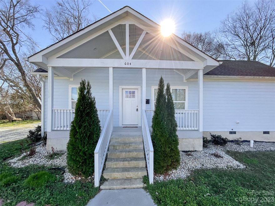 Beautiful and well maintained ranch in Monroe with NO HOA. This charming property is perfectly located only 3 minutes from Downtown Monroe. This 3-bedroom 2 full bath ranch offers an open floor plan with spacious living room, dining area and kitchen space. The backyard offers a lot space for outdoor activities, gardening or creating your own oasis. Don't wait! Make this beautiful home yours today.