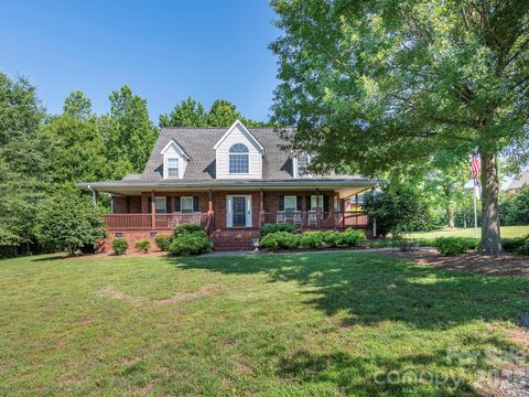 Photo of 4440 Hucks Road, Charlotte, NC 28269 (MLS # 4375835)