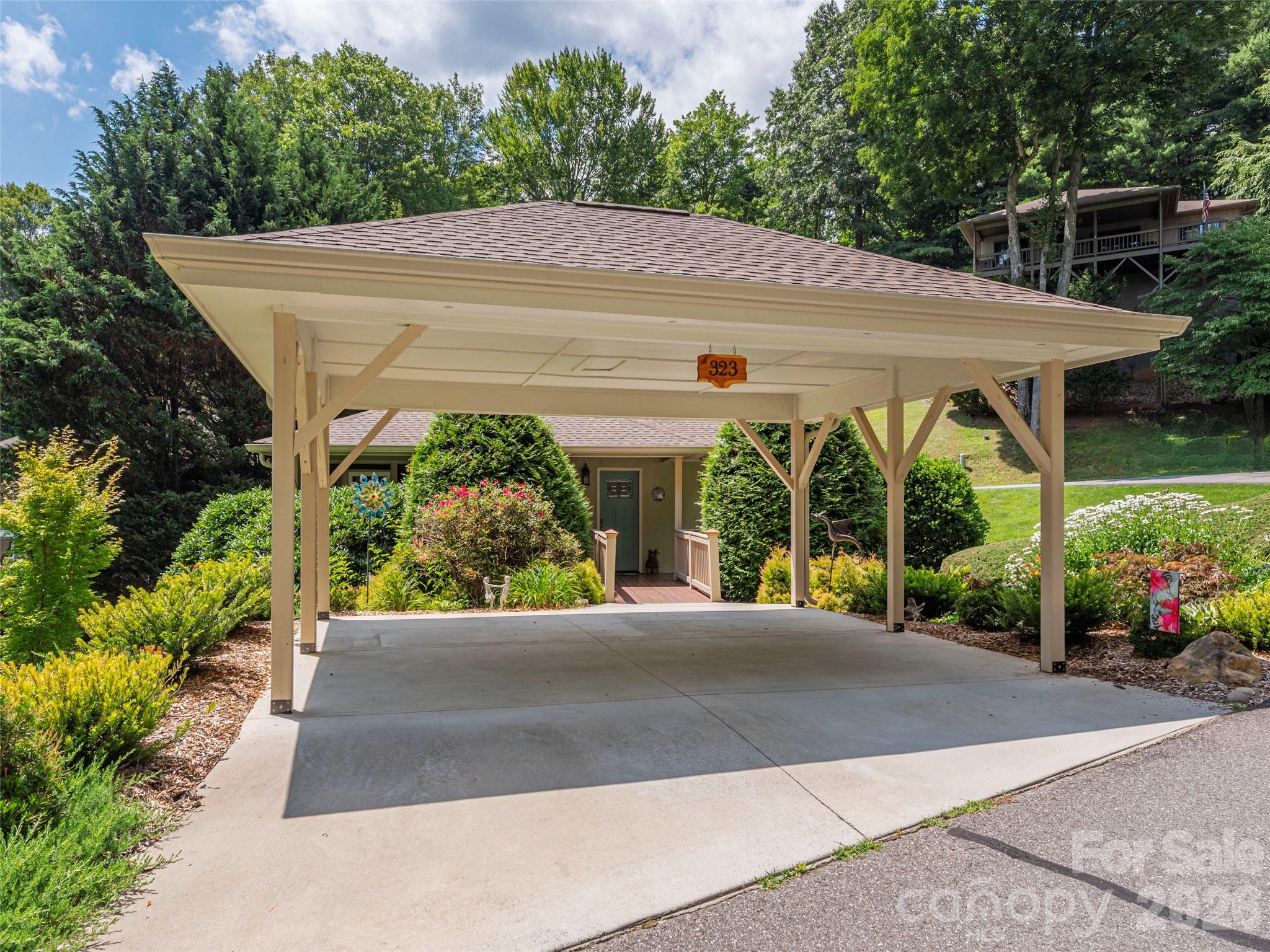 323 Hawks Crest Drive