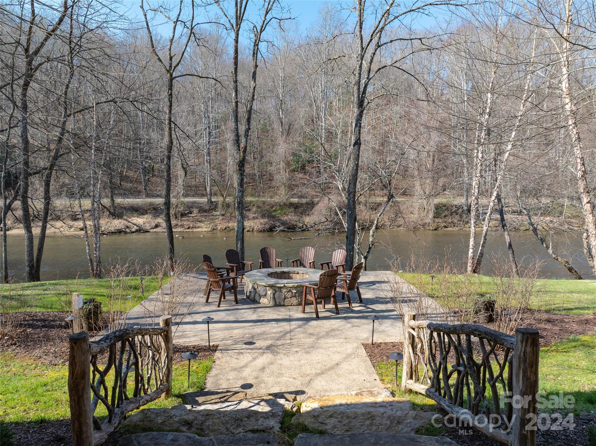00000 River Club Road